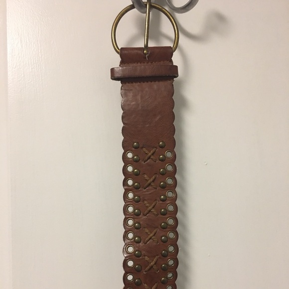 Scalloped Belt - Picture 1 of 3